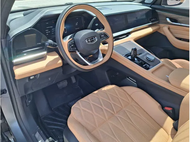 Car image 11