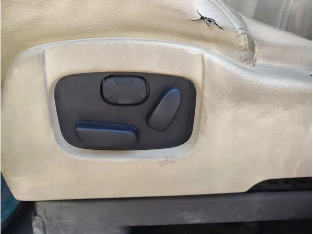 Car image 31