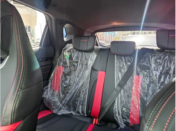 Car image 13
