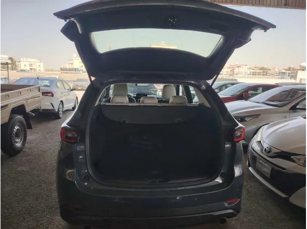 Car image 34
