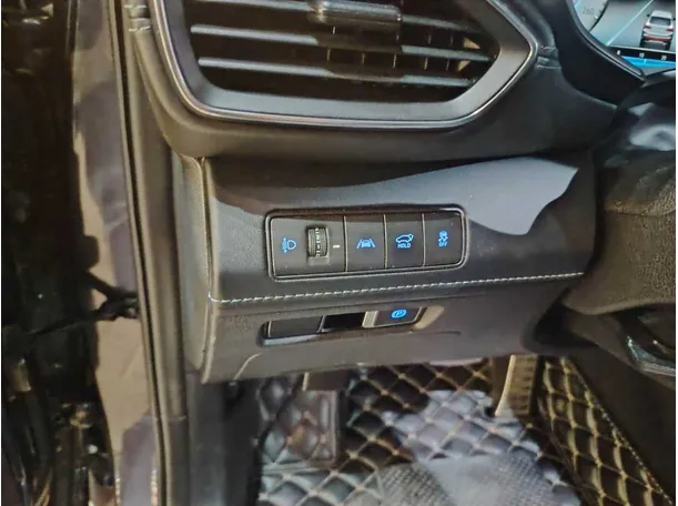Car image 36