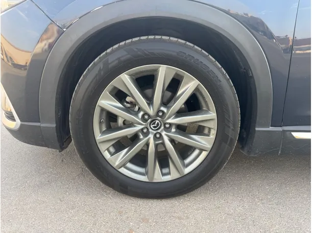 Car image 9