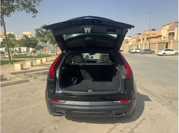 Car image 19