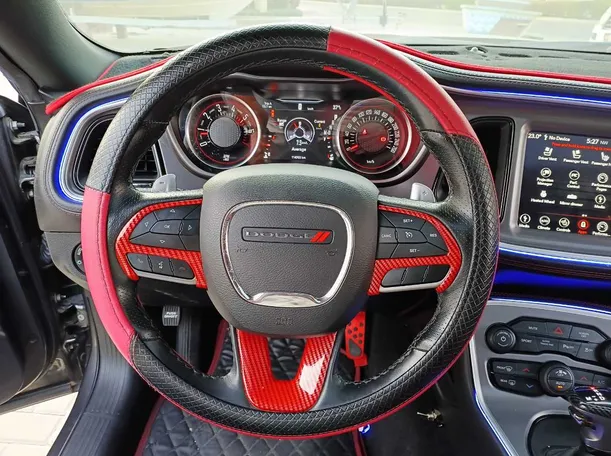 Car image 14