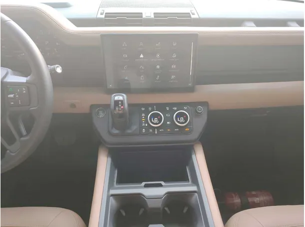Car image 26