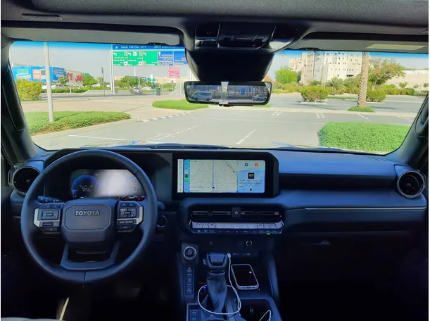 Car image 15