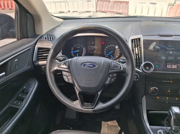 Car image 18