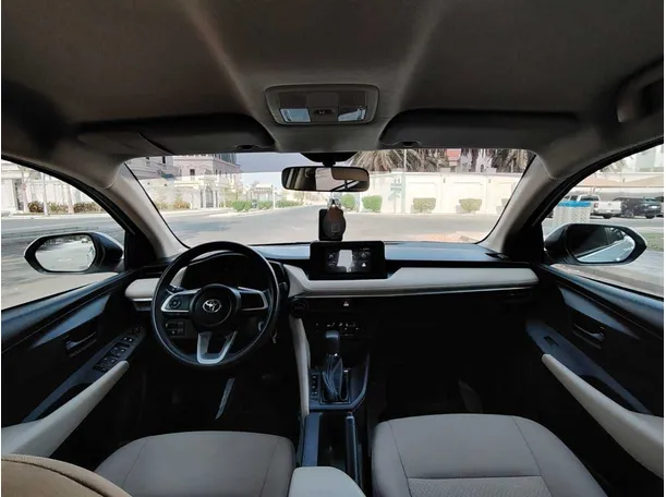 Car image 17