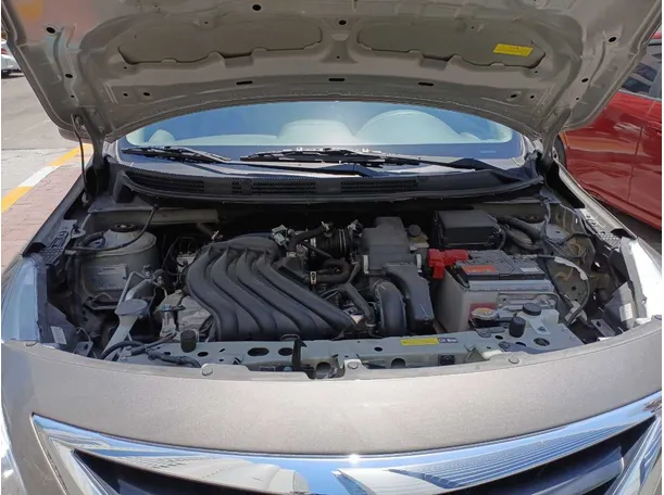 Car image 19