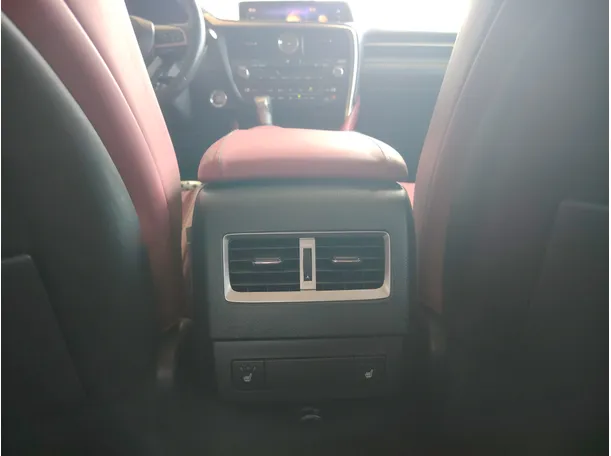 Car image 33