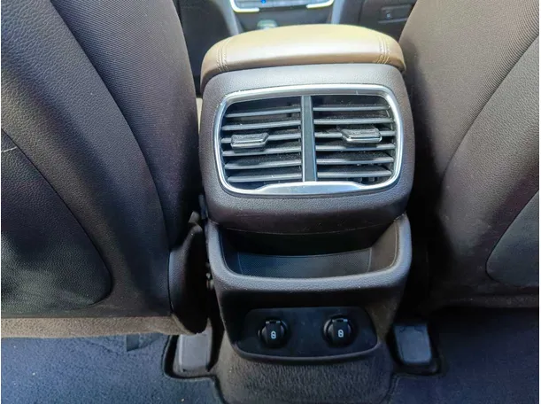 Car image 32