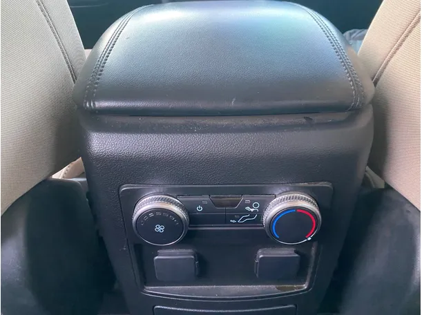 Car image 26