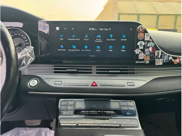 Car image 17