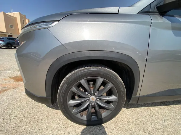 Car image 8