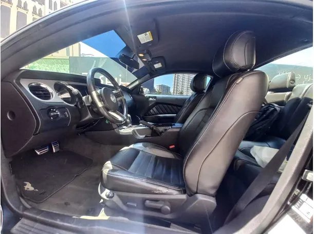 Car image 12