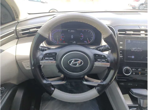 Car image 16