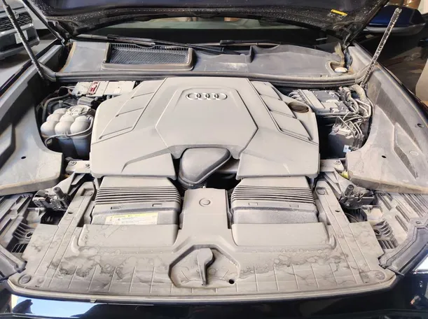 Car image 32