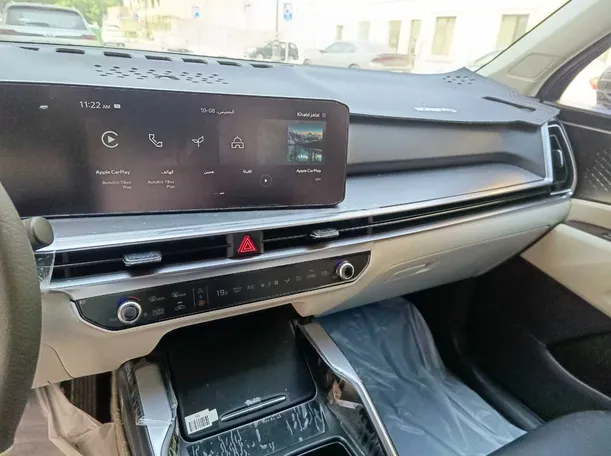 Car image 18