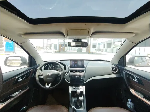 Car image 17