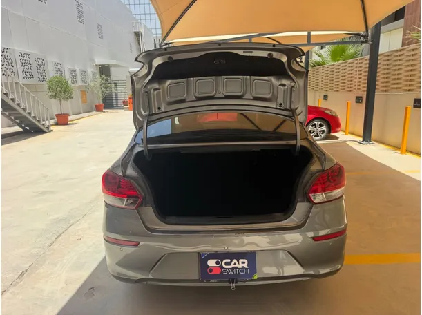 Car image 19