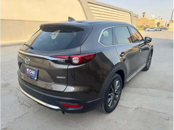 Car image 5
