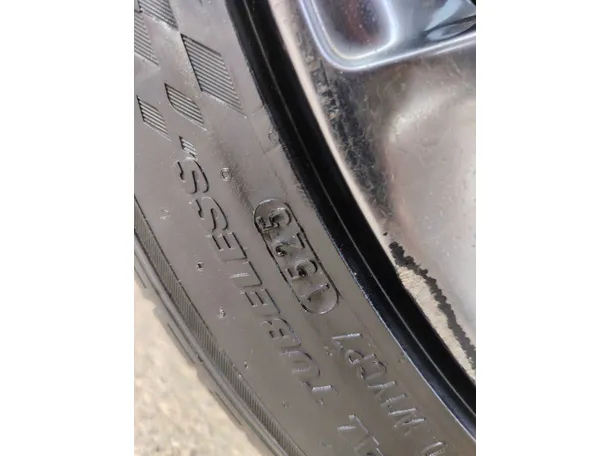 Car image 32