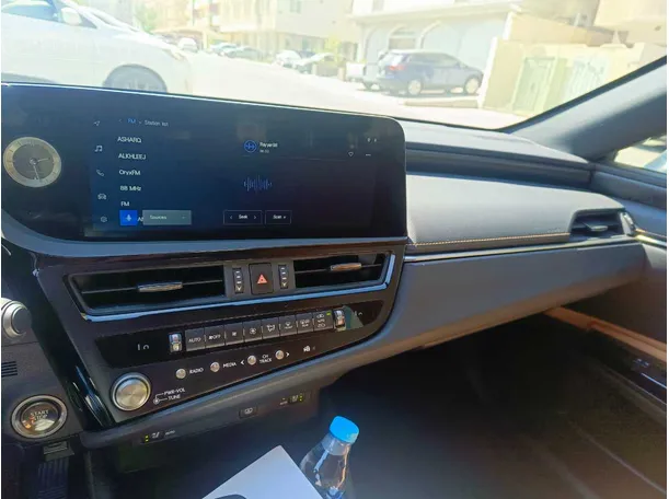 Car image 27