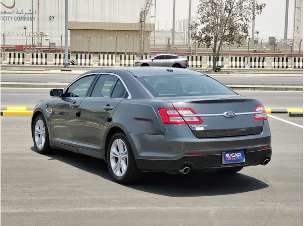 Car image 7