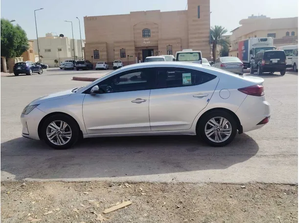 Car image 8