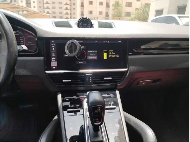Car image 24