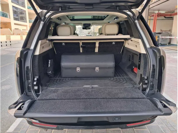 Car image 20