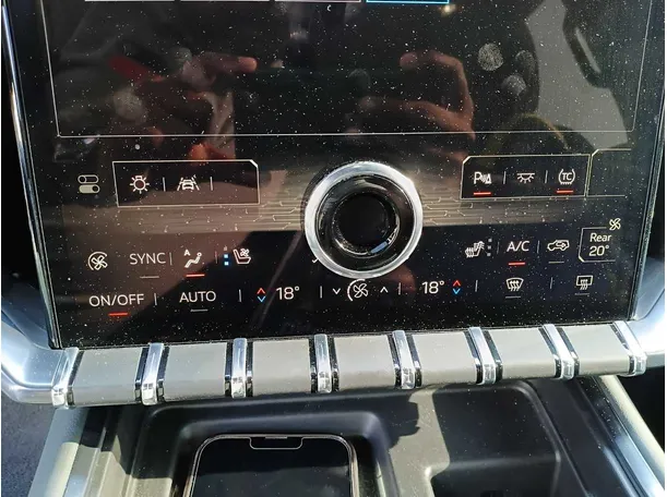 Car image 26