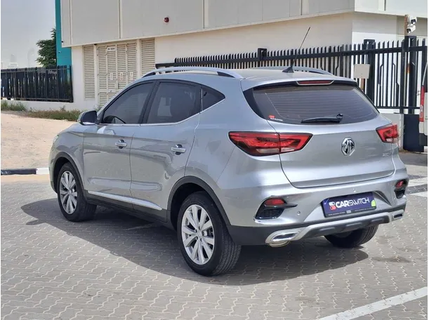 Car image 7