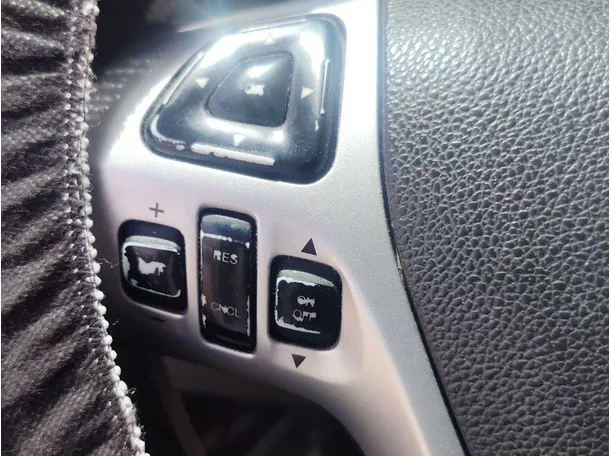 Car image 32