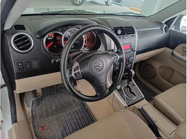 Car image 11