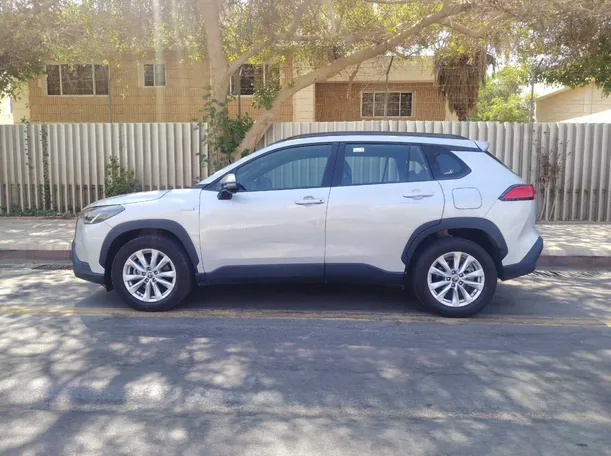 Car image 8