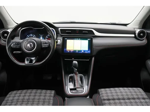 Car image 14