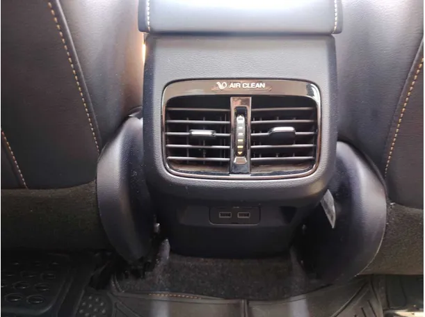 Car image 27
