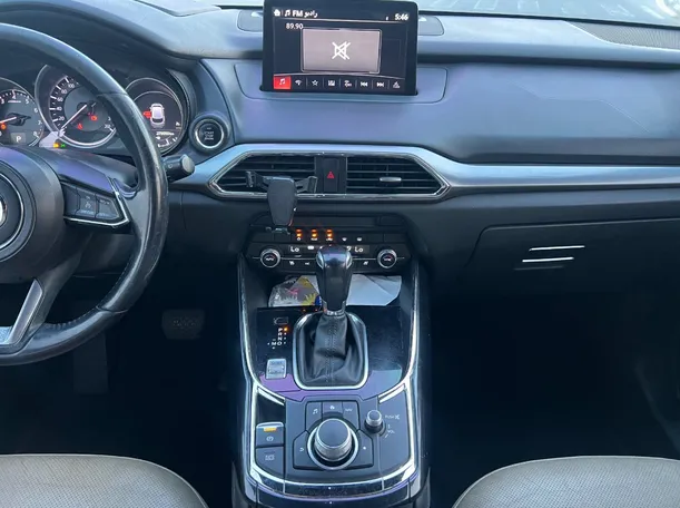 Car image 16