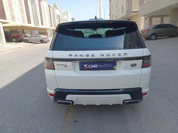 Car image 7