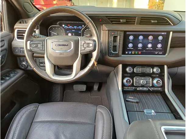 Car image 15