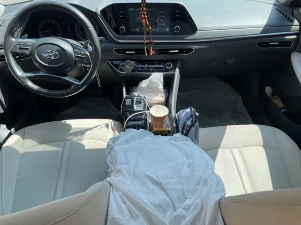 Car image 17