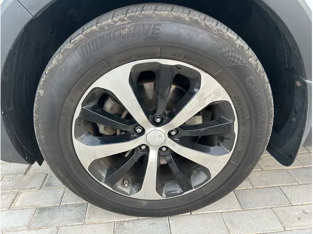 Car image 10