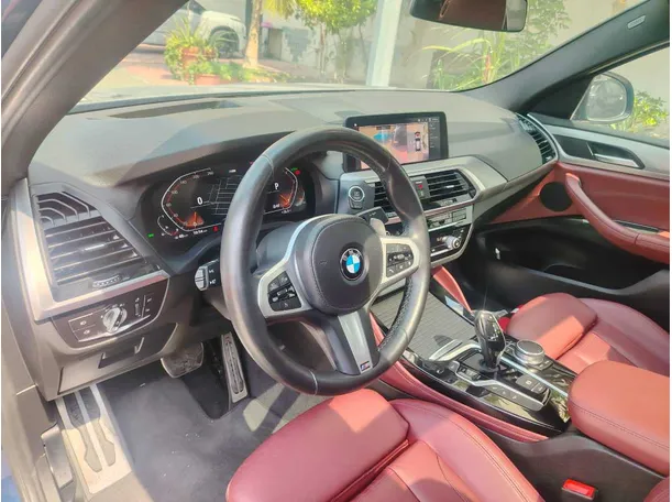 Car image 13