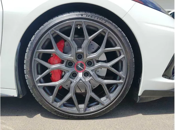 Car image 11