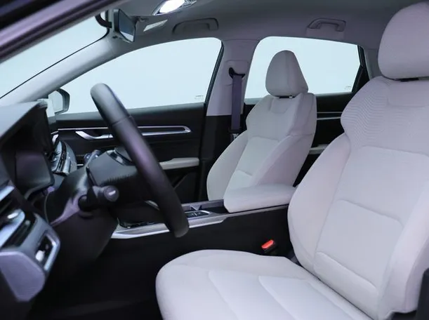 Car image 8