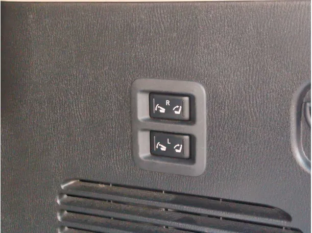 Car image 36