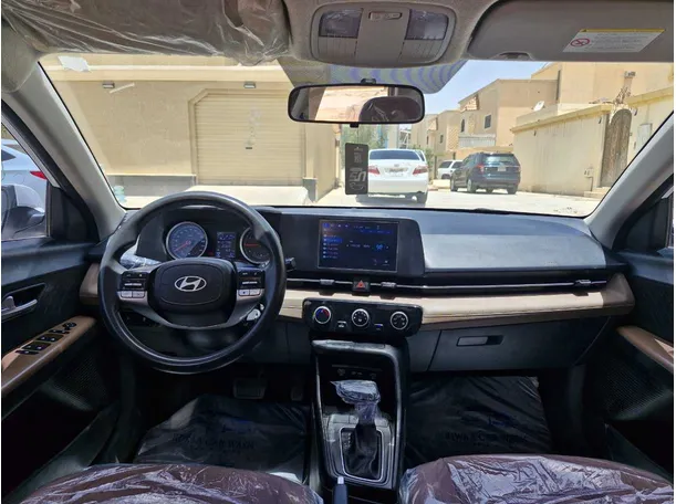 Car image 16
