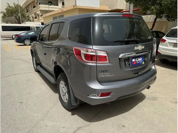 Car image 7