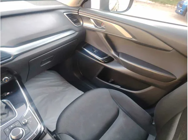Car image 40